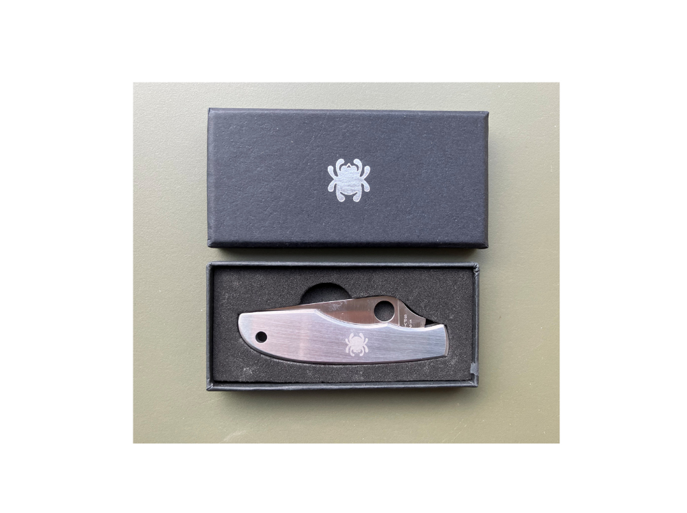 Spyderco Grasshopper C138P – Mini Coltello da Tasca con Sistema Slipjoint e Lama in Acciaio 3Cr, 40g nella confezione