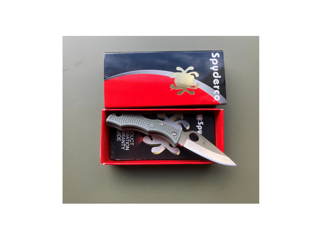 Confezione Spyderco Ladybug 3 Lightweight Blattgrün – Mini Coltello da Tasca VG-10 con Lock, 48mm, Leggero e Compatto