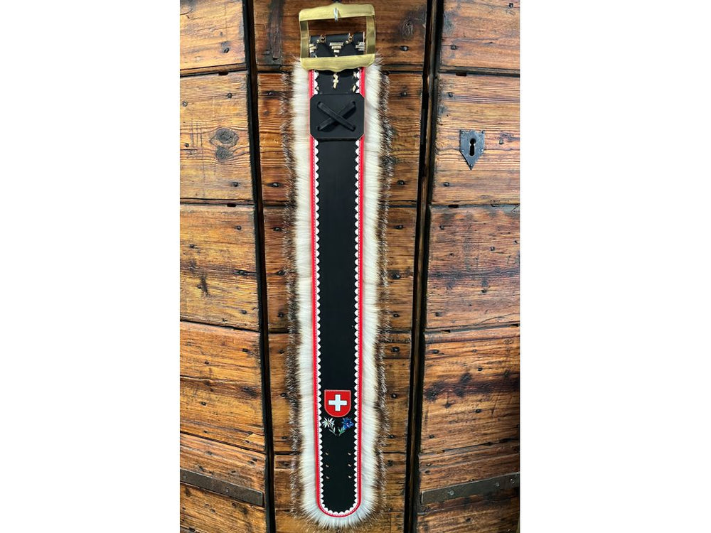 Collare per campana decorato con pelo di tasso, bandiera svizzera, stella alpina e genziana - Caola