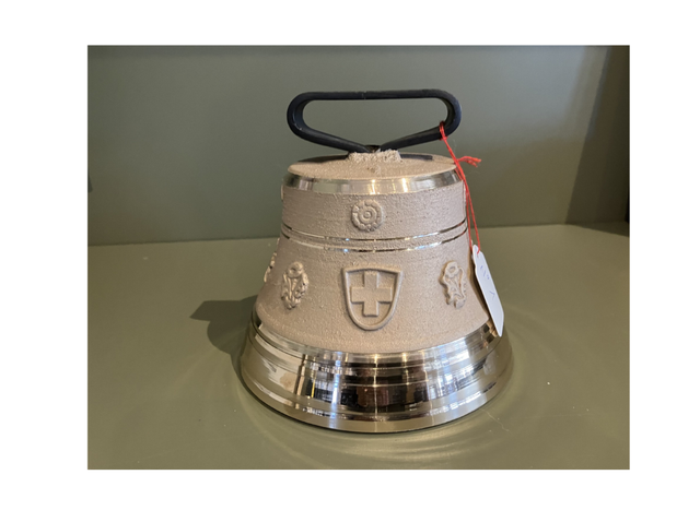Campana in bronzo svizzera numero 1
