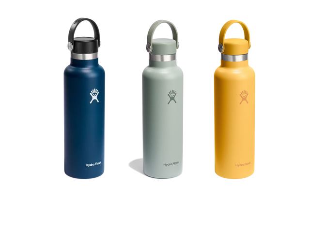 Borraccia Hydro Flask 621 ml con tappo Standard Mouth. Bevande fredde fino a 24 h e calde fino a 12 h. Perfetta per sport, lavoro e vita quotidiana.
