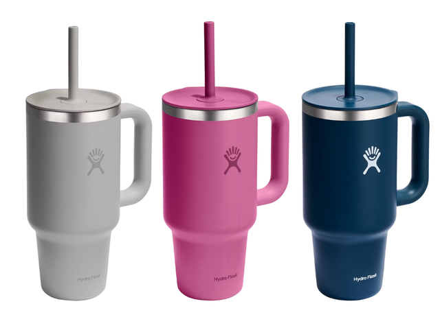 Travel Tumbler Hydro Flask 946 ml con isolamento TempShield™. Bevande fredde fino a 24 h e calde fino a 12 h. Perfetto per viaggi, sport e vita quotidiana.